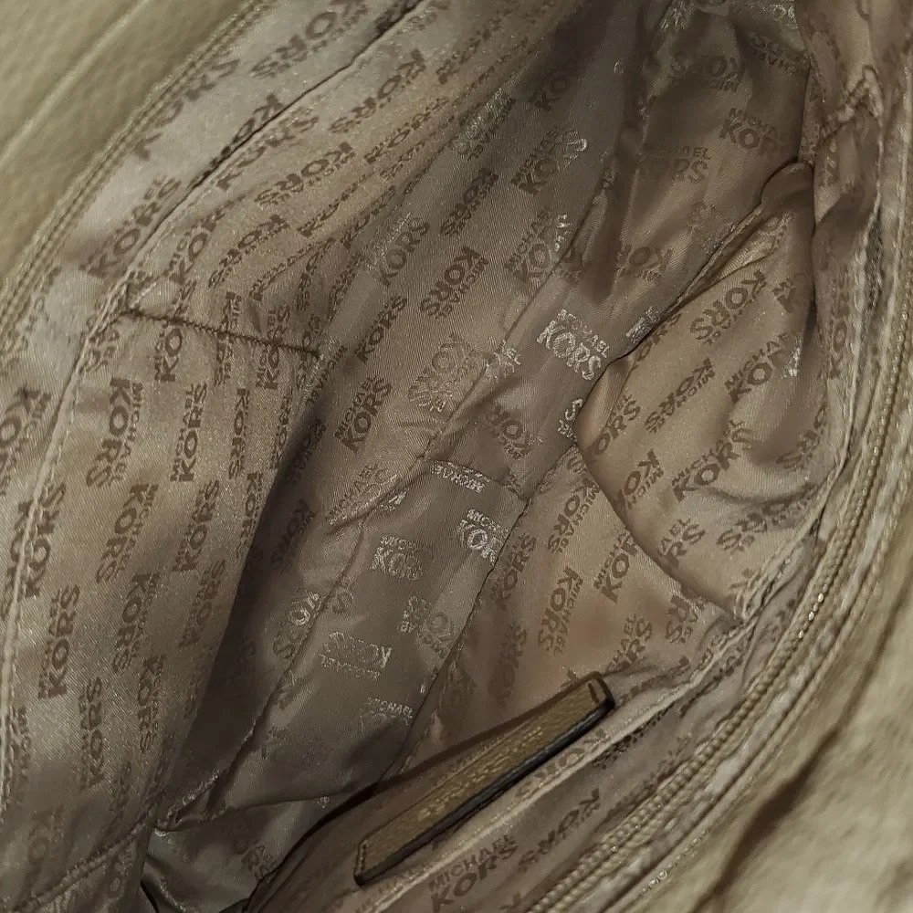 Authentic Michael Kors Whipped Chelsea - Picture 6 of 11